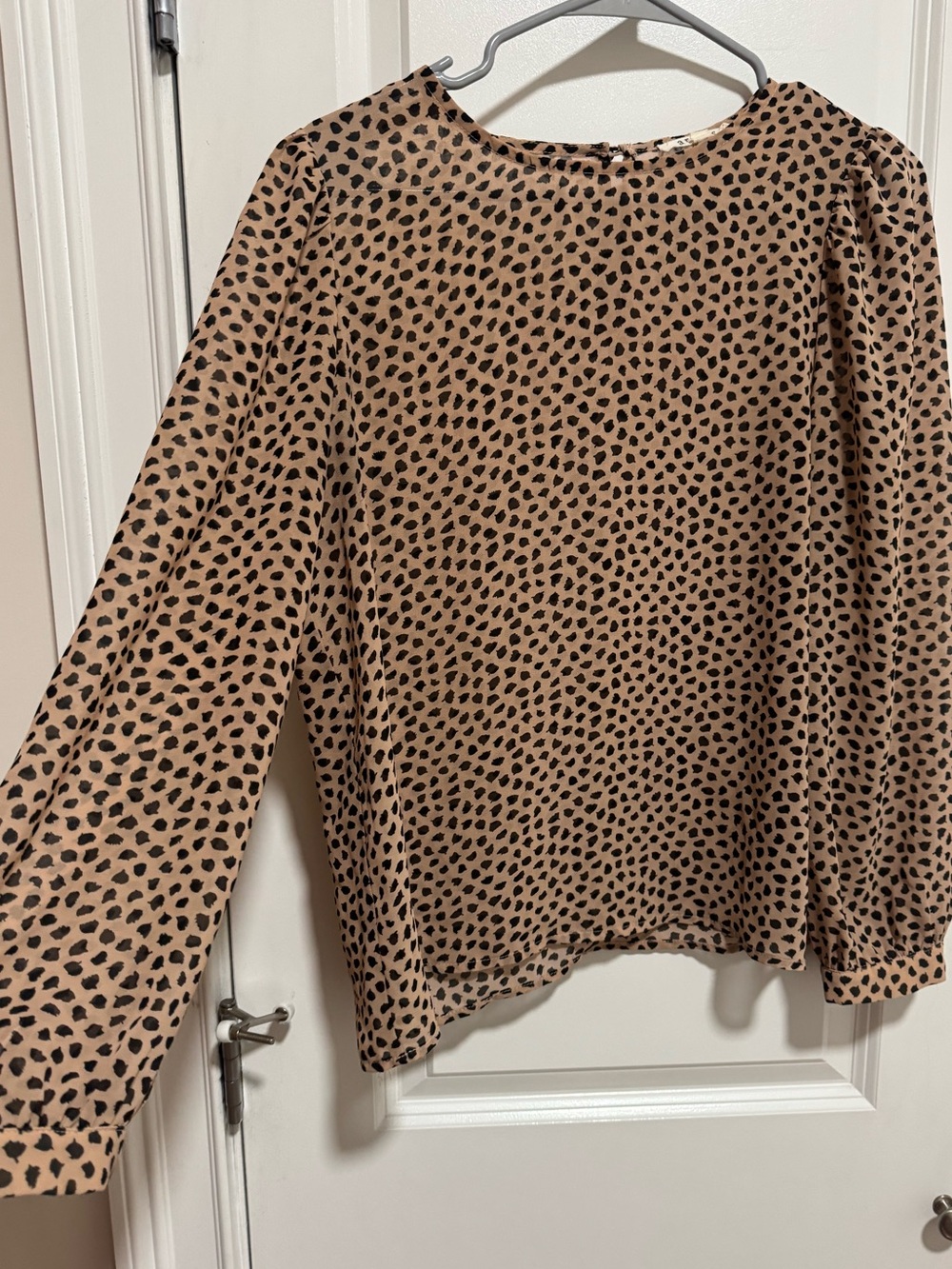 Array Women’s Tan and Black Animal Print Long Sleeve Blouse